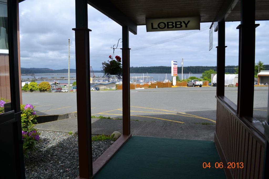 Dalewood Inn Port McNeill Buitenkant foto