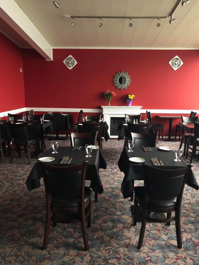 Dalewood Inn Port McNeill Buitenkant foto
